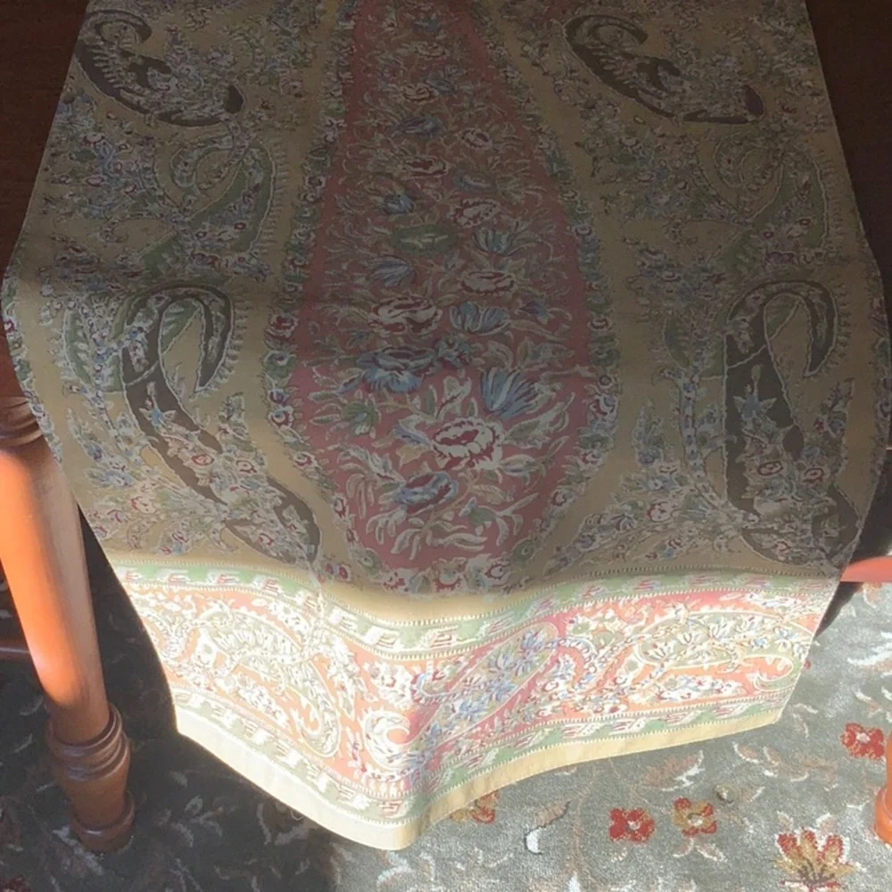 Pottery Barn Table Runner, Excellent Condition, Machine Washable - Picture 3 of 7
